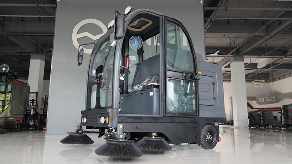  工業(yè)車間的掃地機好不好用呢？