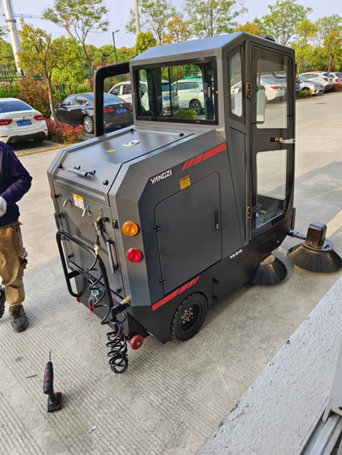 揚(yáng)子全封閉掃地機(jī)的好處 揚(yáng)子全封閉掃地機(jī)的好處