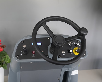 洗地機(jī)廠(chǎng)家為什么要配置低壓保護(hù)裝置